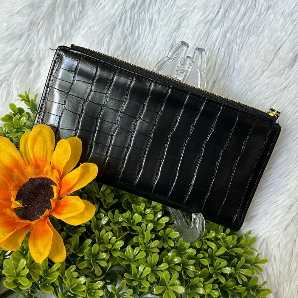 Croc Print Wallet - Picture 2 of 9
